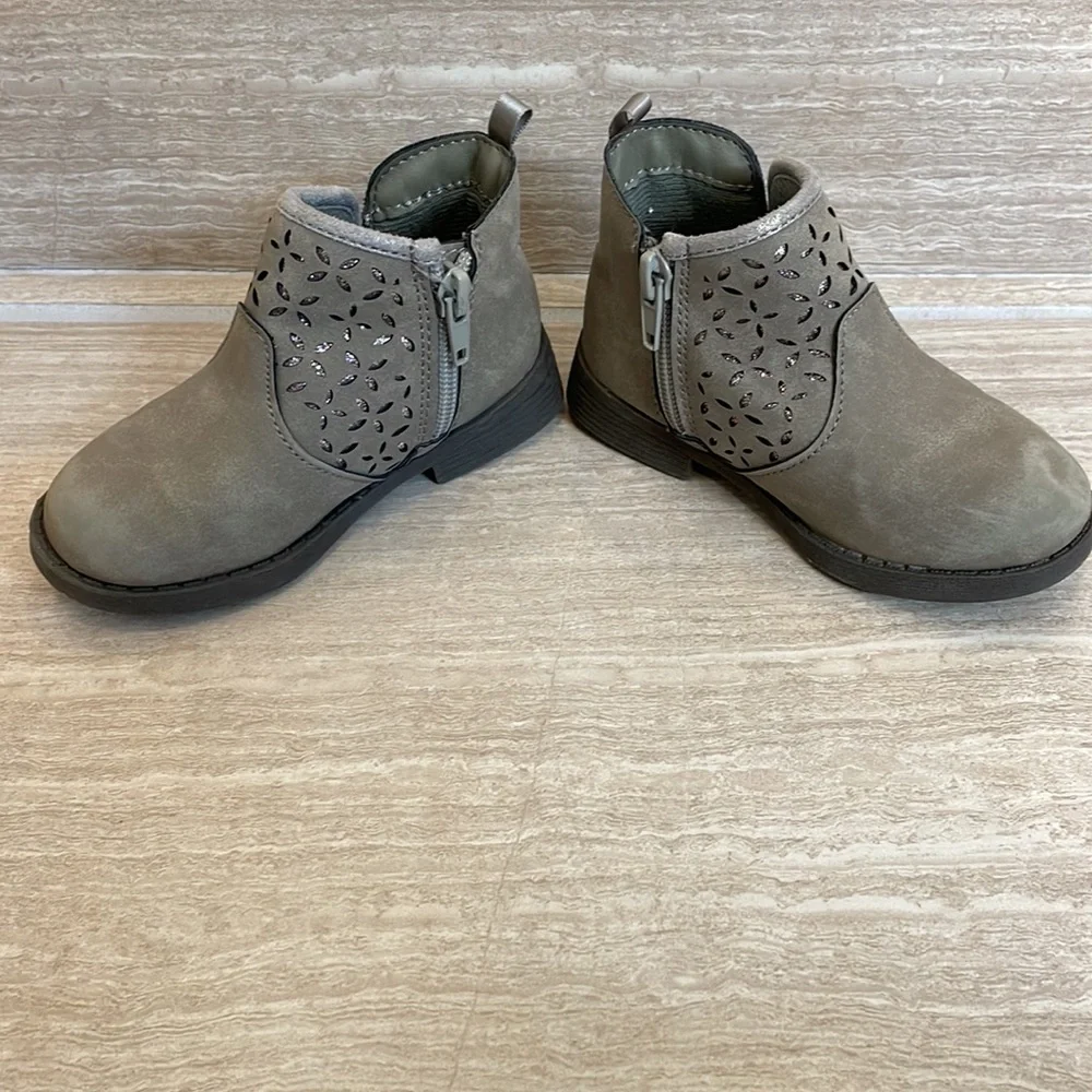 OSHKOSH B’GOSH Toddler Size 7 UEC Gray booties zip up boots ankle used
